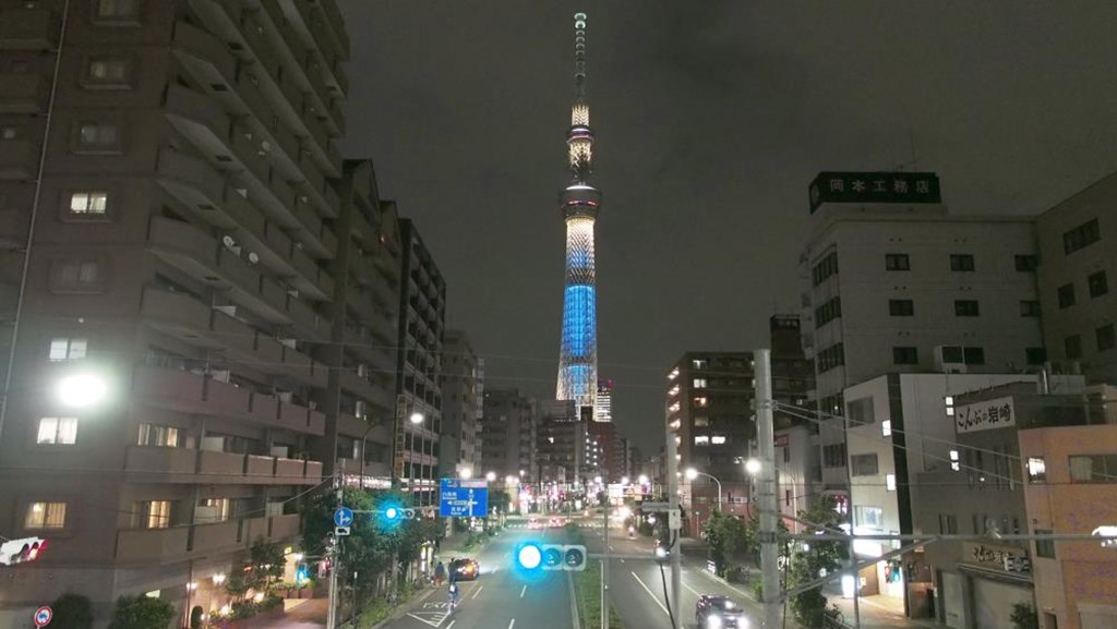 青系夜のスカイツリー