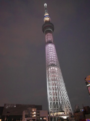 白い照明スカイツリ